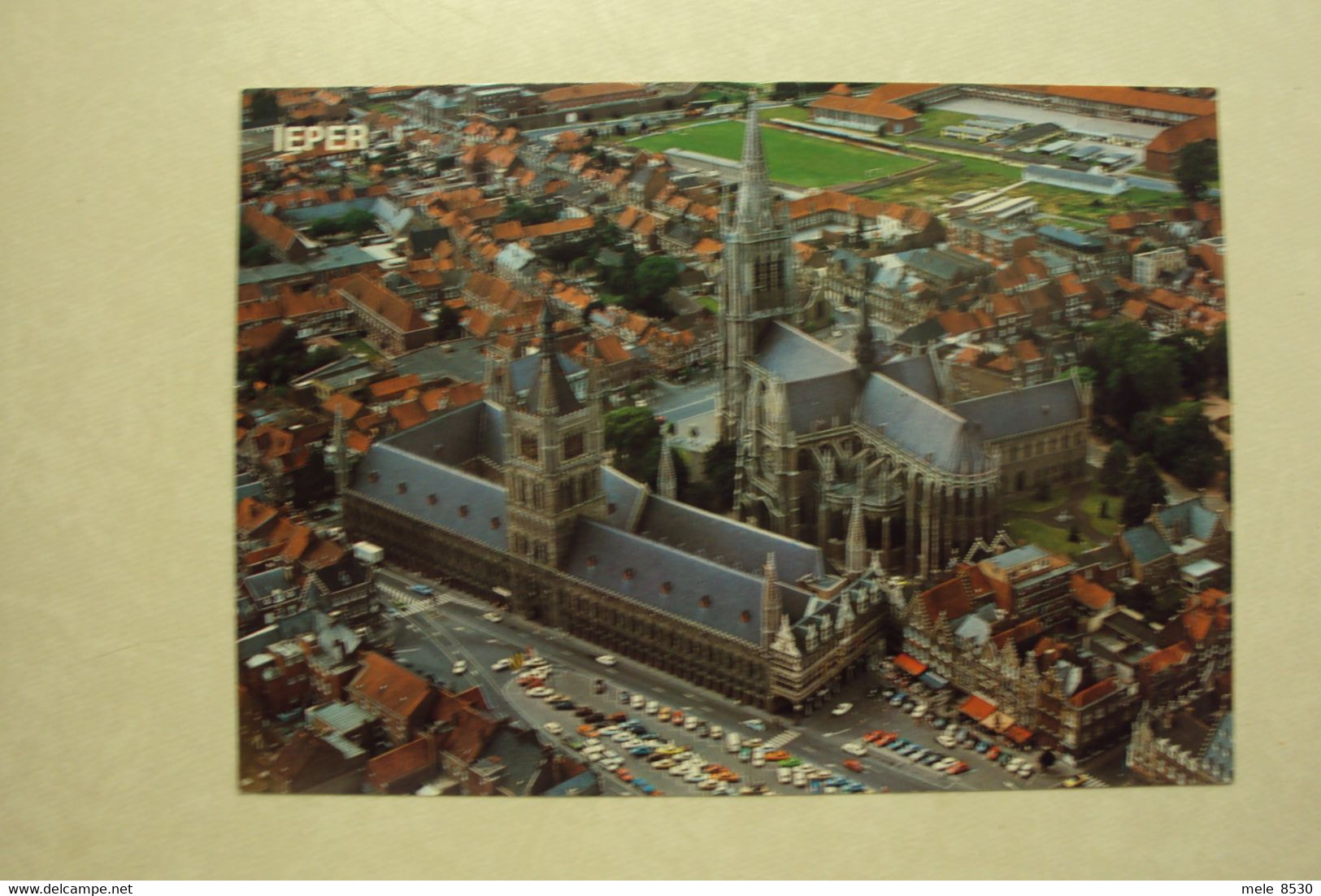 42912 - IEPER - GROTE MARKT - LAKENHALLE - KATHEDRAAL - ZIE 2 FOTO'S - Ieper