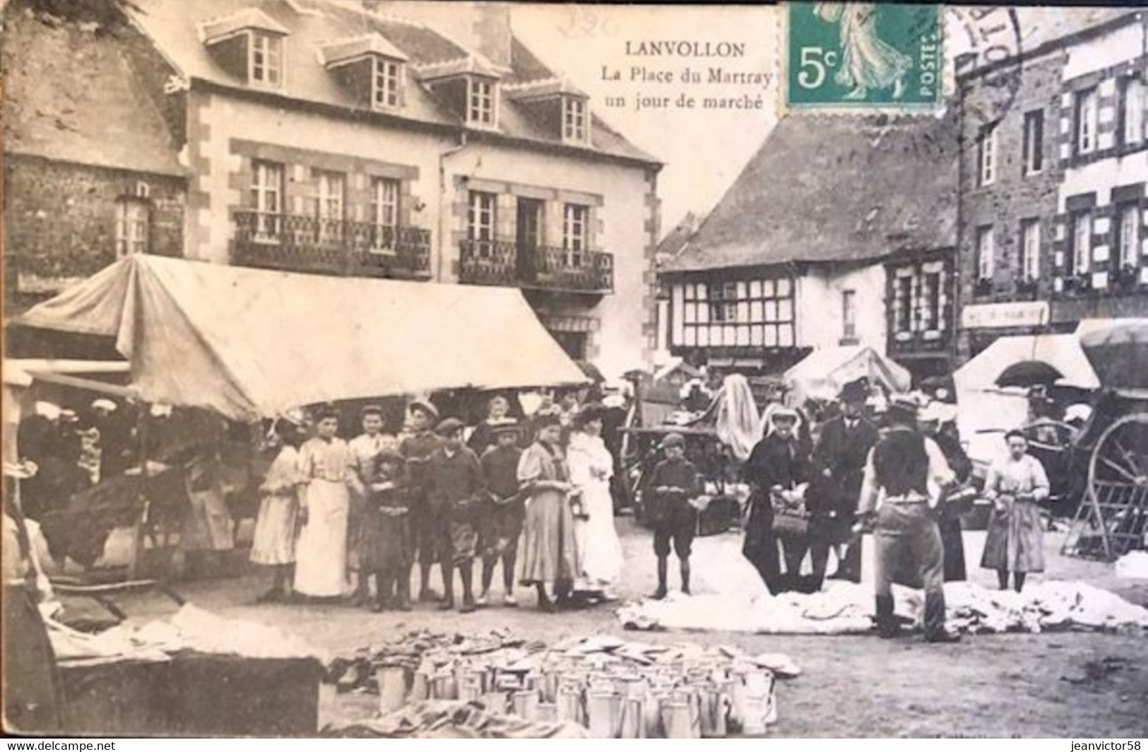 Lanvollon   La Place Du Martray Un Jour De Marché - Lanvollon