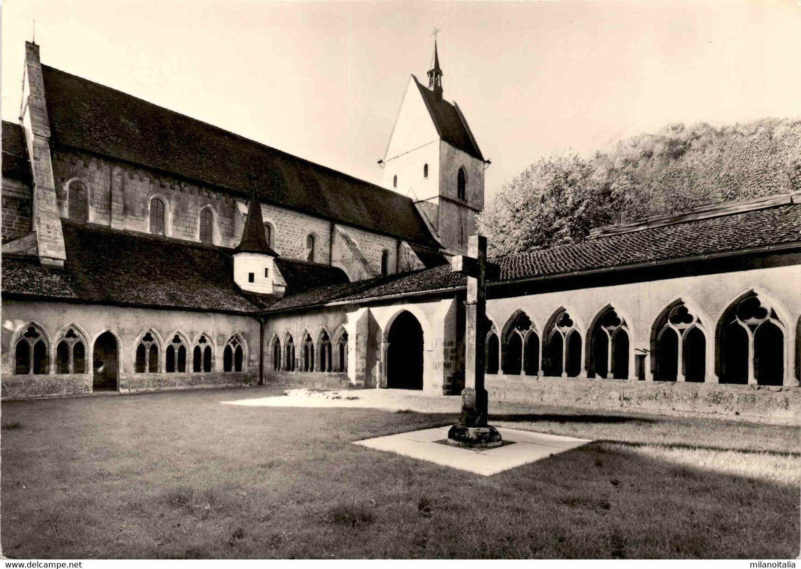 Collegiale De Saint-Ursanne - Vue Du Cloitre (9950) - Saint-Ursanne