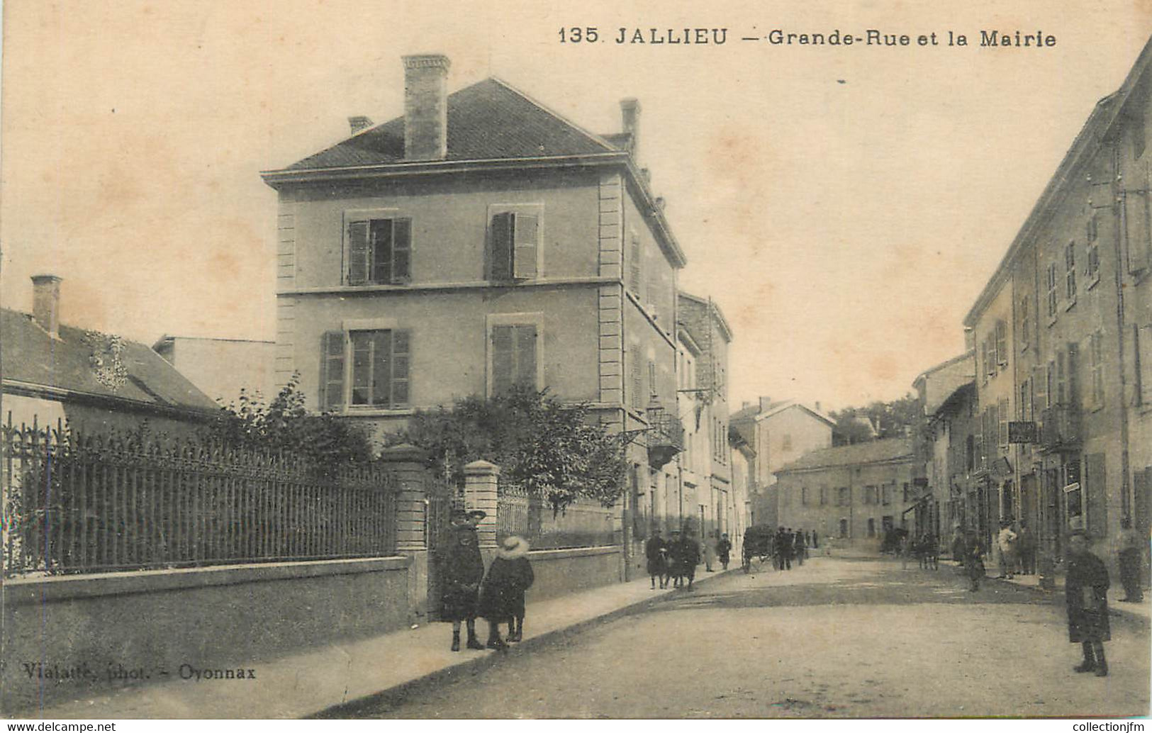 CPA FRANCE 38 " Jallieu, Grande Rue Et La Mairie" - Jallieu