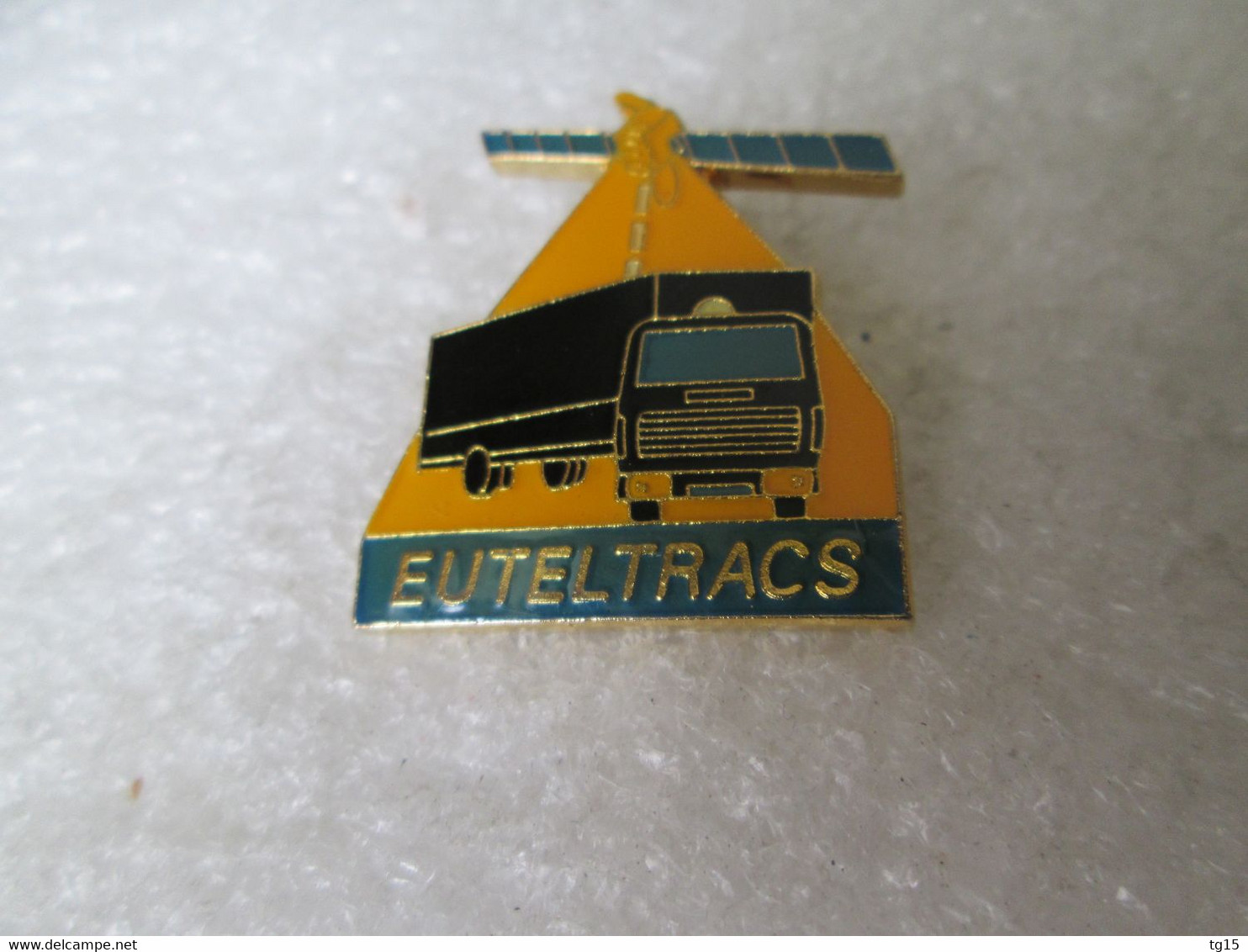 PIN'S    ESPACE SATELLITE  EUTELTRACS  TRANSPORTS - Space