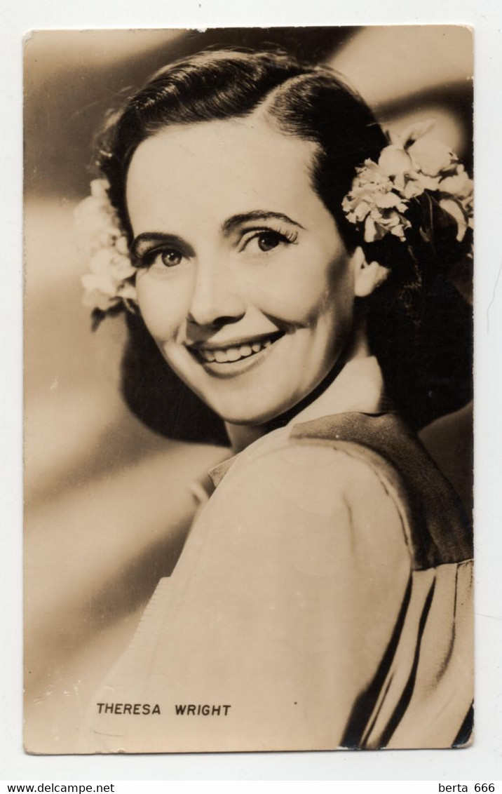 Theresa Wright  Actress Real Photo Vintage Postcard - Acteurs