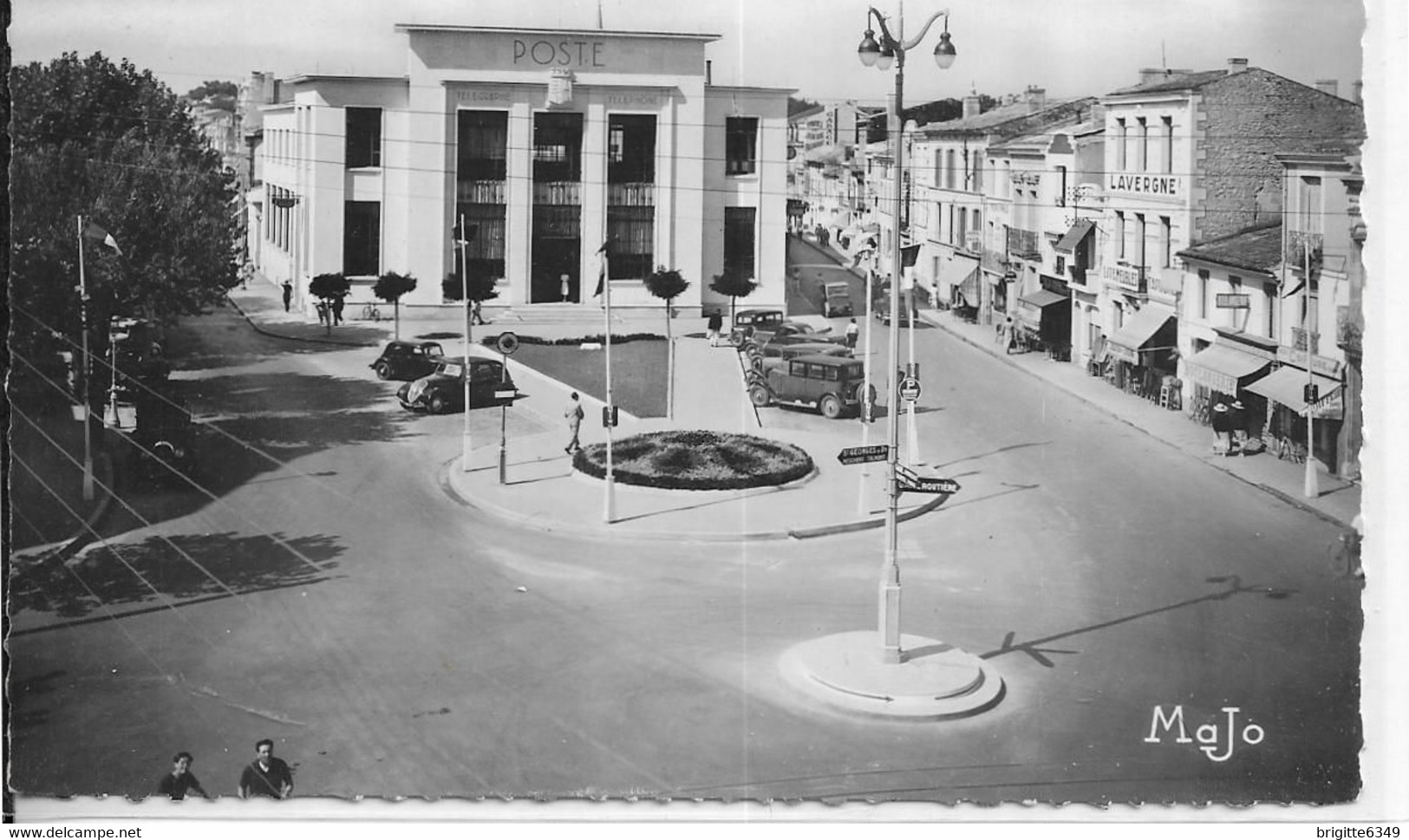 CPM ROYAN  17  :La Poste Bombardée En Janvier 1945      Carte Vierge - Royan