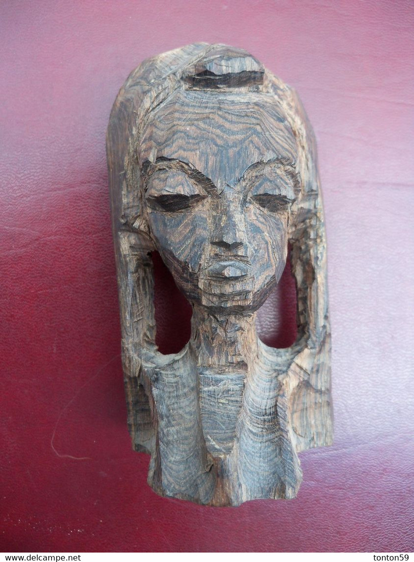 Ancienne Statuette Africaine En Bois Précieux A Identifier. - Holz