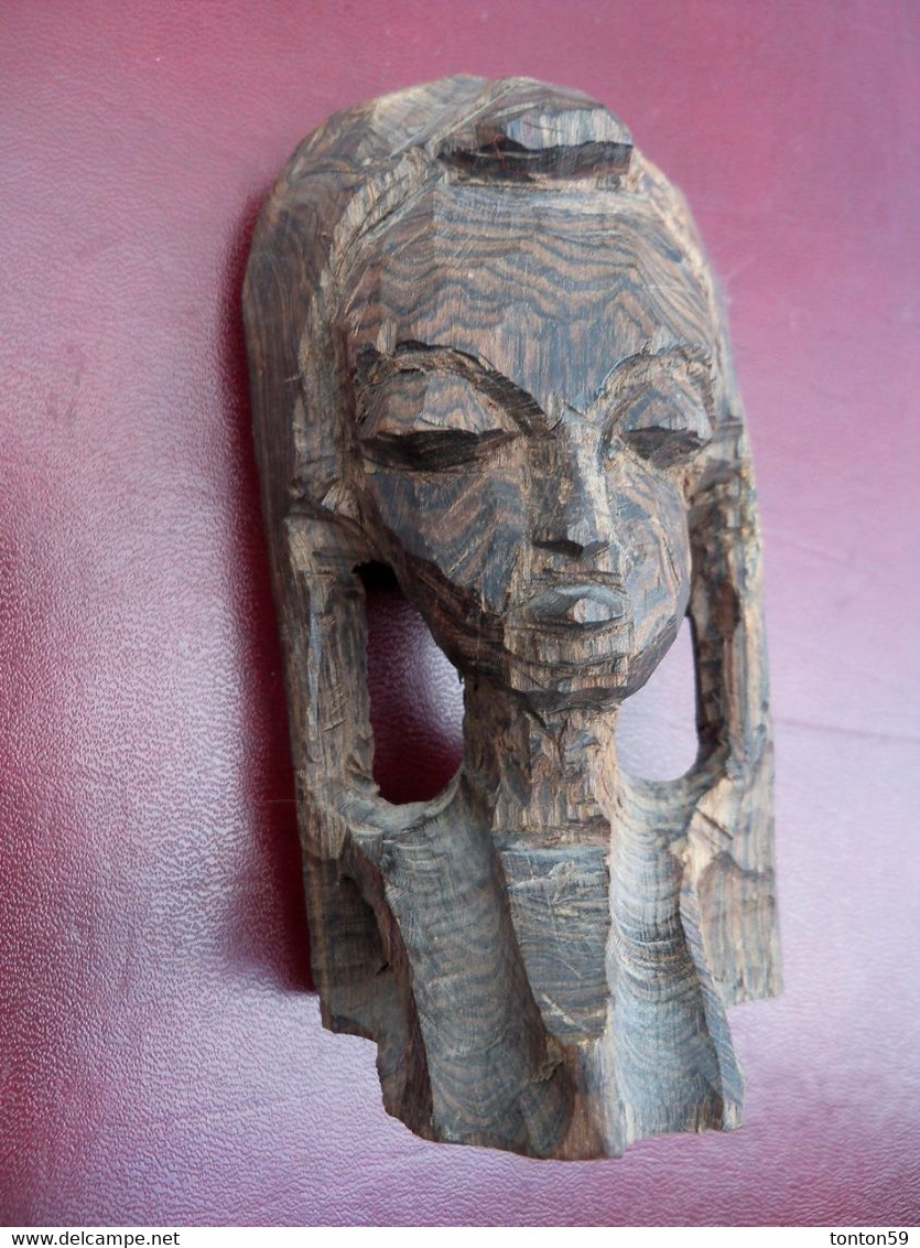 Ancienne Statuette Africaine En Bois Précieux A Identifier. - Legni