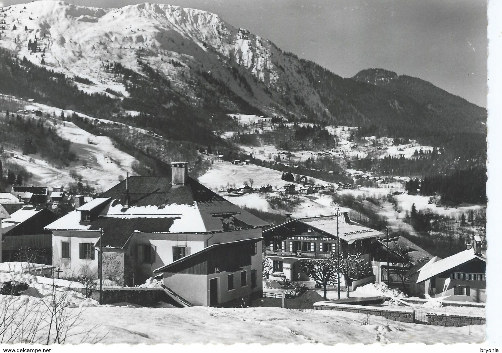 CPSM - 74 - En Passant Par LES HOUCHES - La Poste , L'Arrivée Des Pistes - TBE - 1962 - - Les Houches