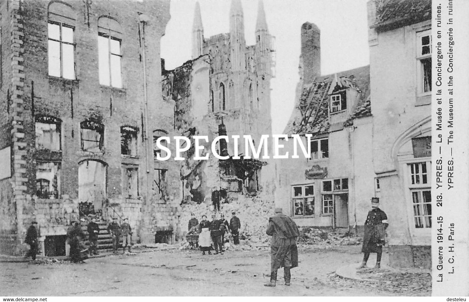 Le Musée Et La Conciergerie En Ruines @  Ypres Ieper - Ieper