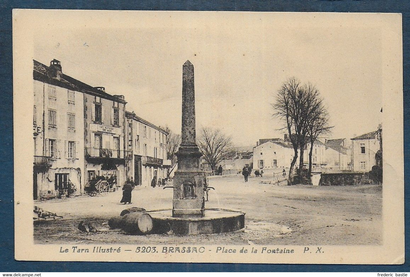 BRASSAC - Place De La Fontaine - Brassac