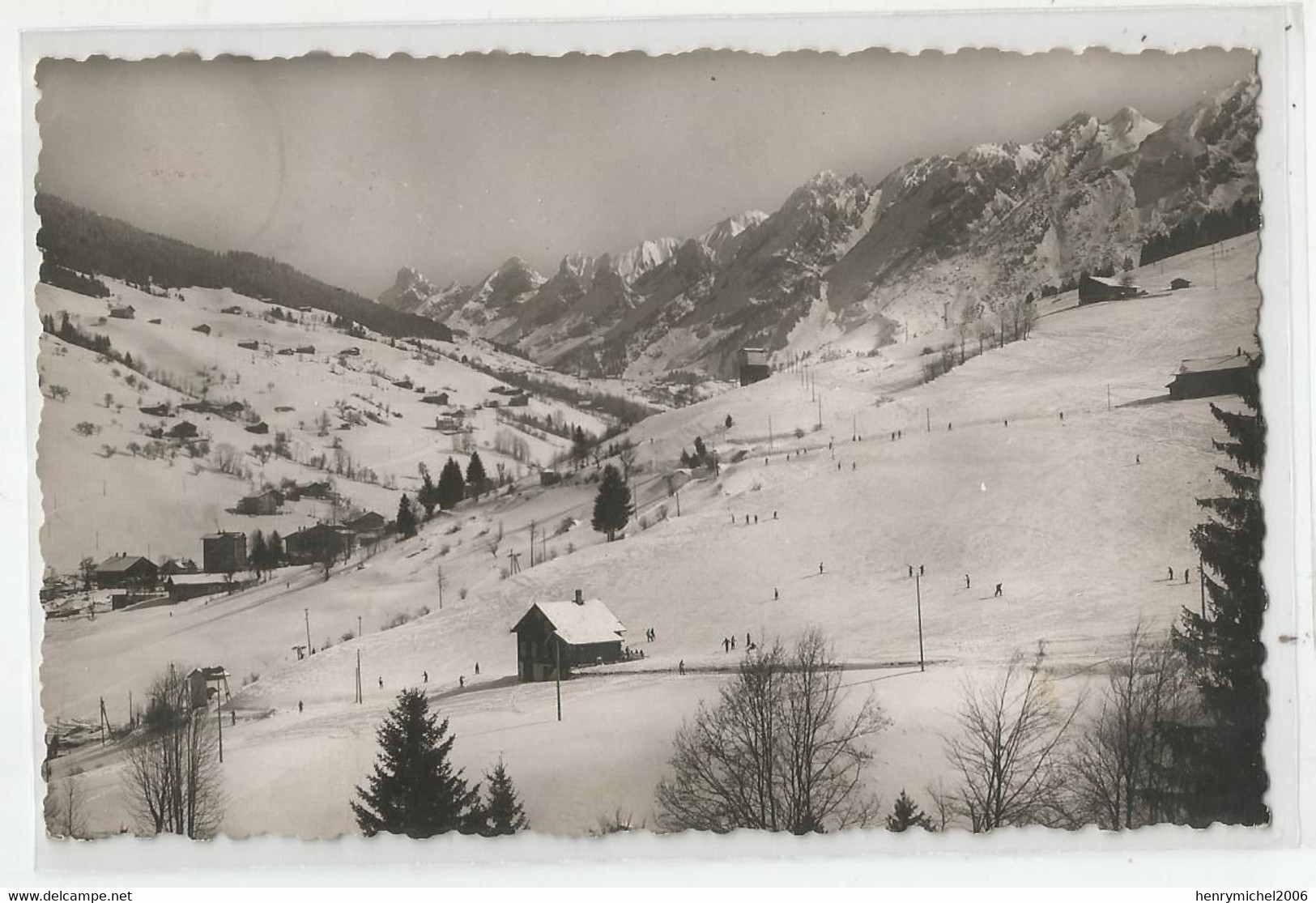 74 Haute Savoie La Clusaz Terrain De Ski Du Champ Bleu Et Chaine Des Aravis - La Clusaz