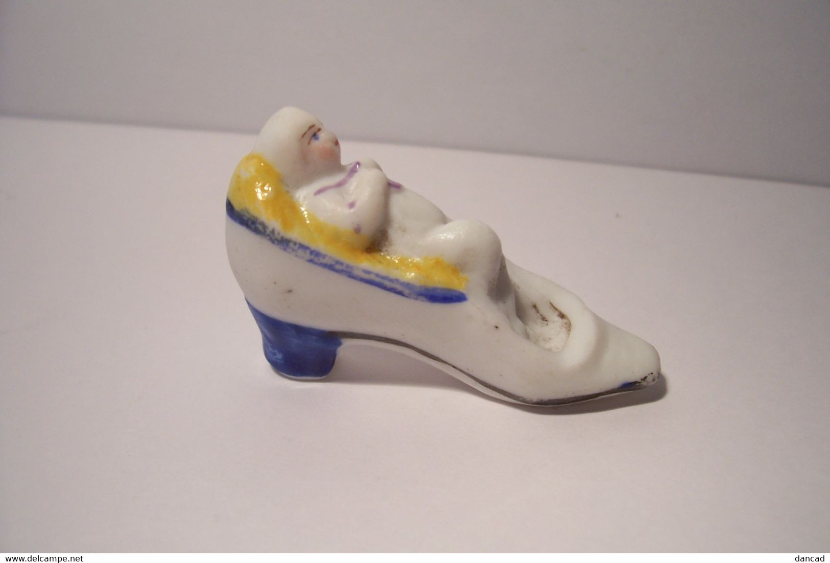 FEVE PORCELAINE  - BEBE - ENFANT - CHAUSSURE  ( En L'état ) - Format Spécial - - Olds