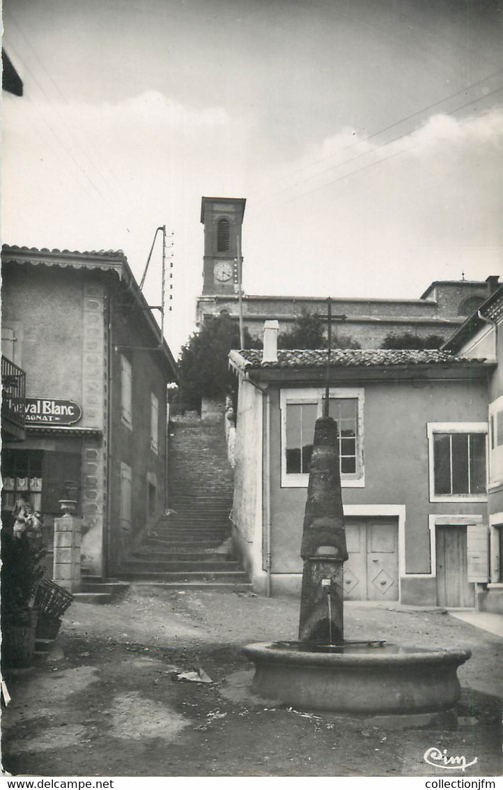 CPSM FRANCE 38 "Chanas, La Fontaine Et La Montée De L'église" - Chanas