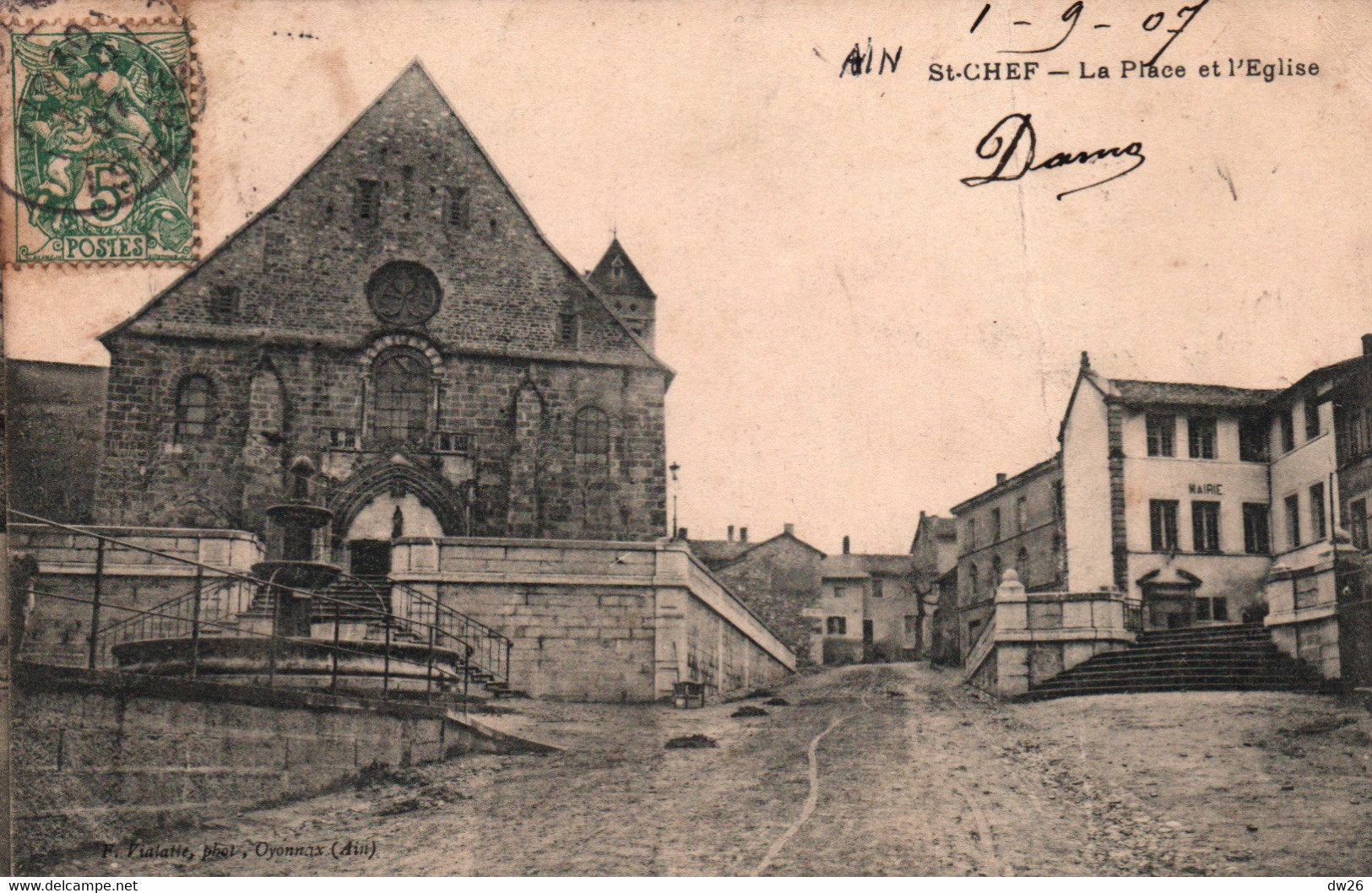 St Saint Chef (Isère) La Place Et L'Eglise, Mairie, Fontaine - Edition F. Vialatte - Saint-Chef