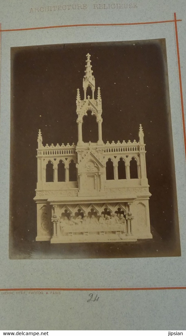 par Pierre Petit (1831- 1905) 29 photos albuminées 18 x 13 cm Architecture Religieuse éditée par Pairault Thézard --- GF