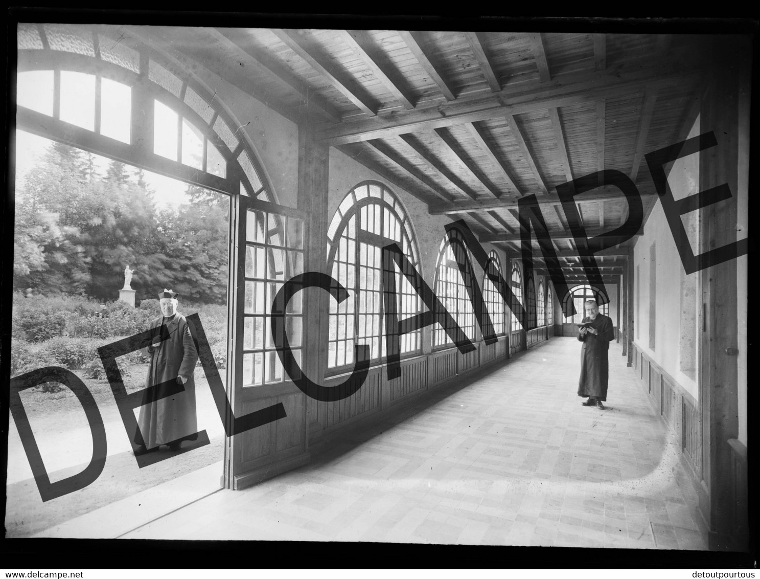 17 photographies négatif verre LALOUVESC Ardèche Basilique maison St Régis source scène diorama la vie du Saint chambre