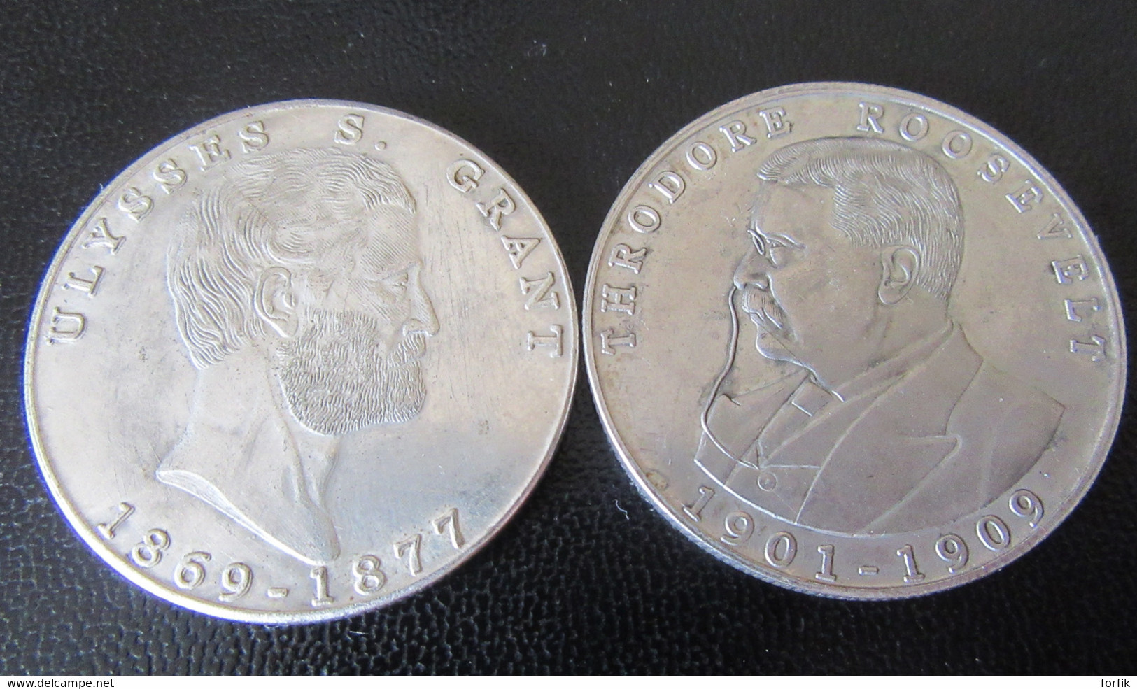 Etats-Unis - 2 Médailles Ulysses S. Grant Et Theodore Roosevelt En Métal Argenté - Diam. 38 Mm, Poids Unitaire : 19g - Professionals/Firms