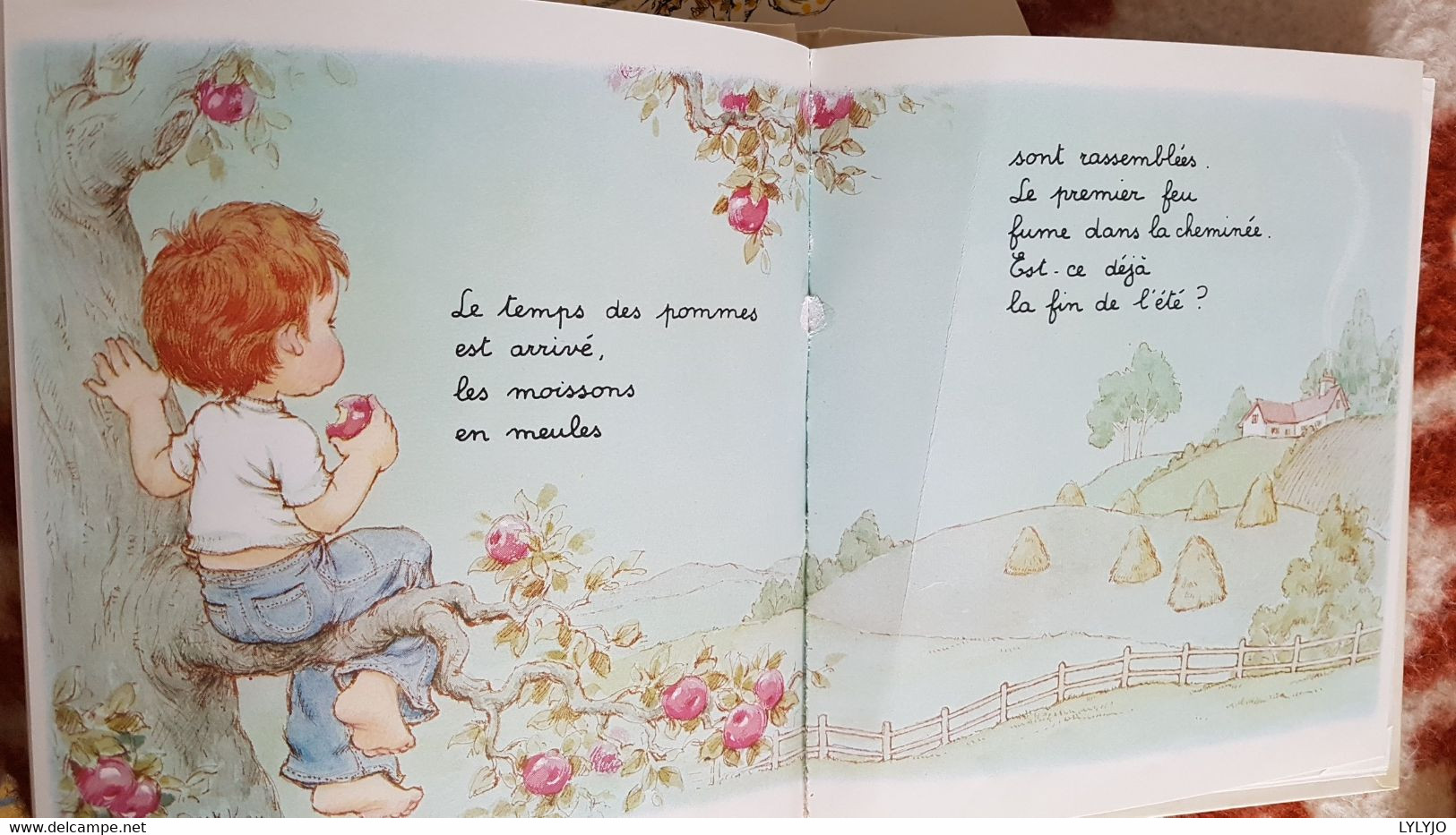 LOT DE 3 LIVRES ILLUSTRÉS  PAR SARAH KAY >  JOLIS JOUETS   >  BRINS D'AMITIÉ   >  LES 4 JEUDIS