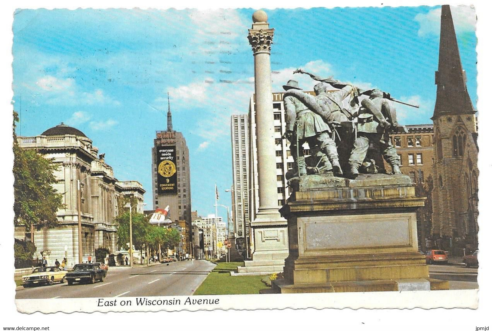 WISCONSIN AVENUE - Milwaukee, Wisconsin - Looking East From The War Monument - Pub. Scofield Souvenir  Co. - Milwaukee