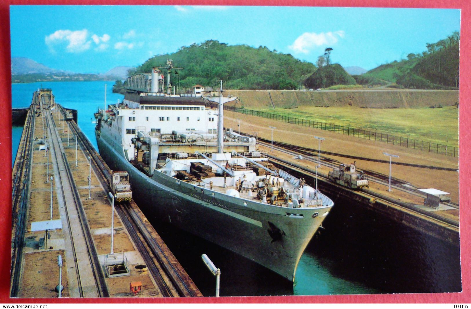 PANAMA CANAL - GRACE LINE VESSEL PASSING MIRAFLORES LOCK - Dampfer