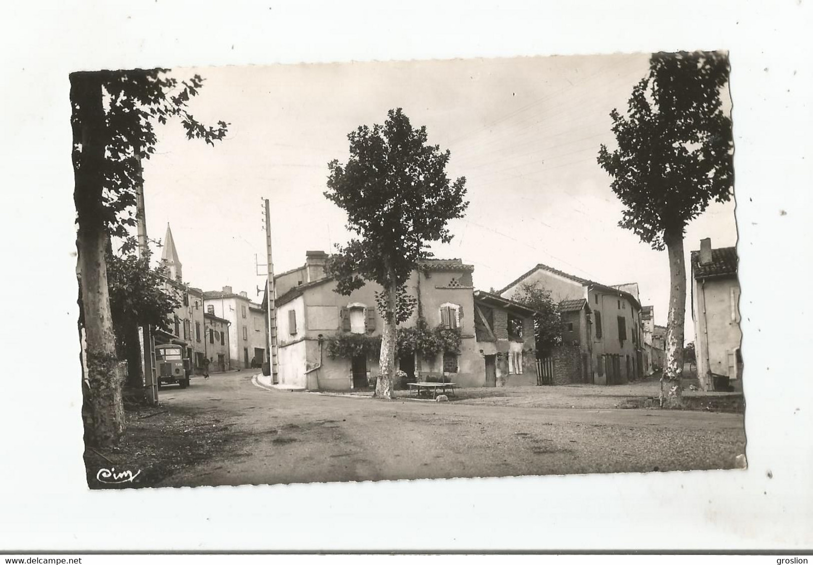 CADALEN (TARN) CARTE PHOTO PLACE DE L"'OULMET (EGLISE AU FOND) - Cadalen