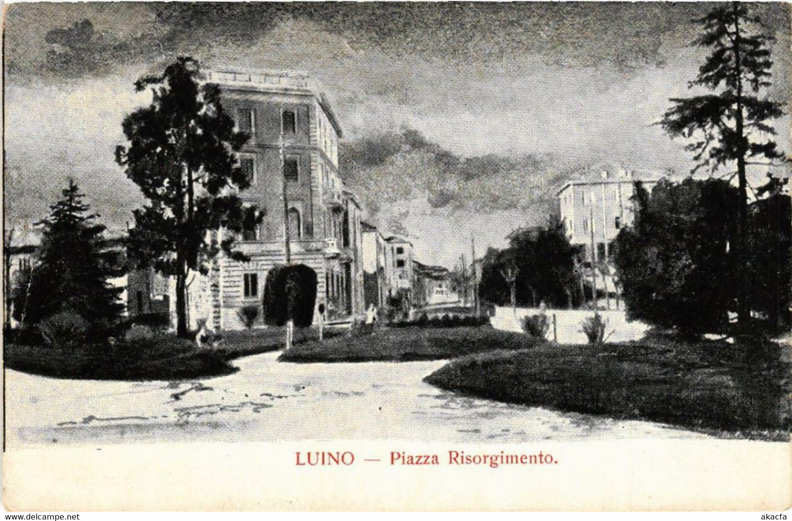 CPA AK Luino Piazza Risorgimento ITALY (553387) - Luino