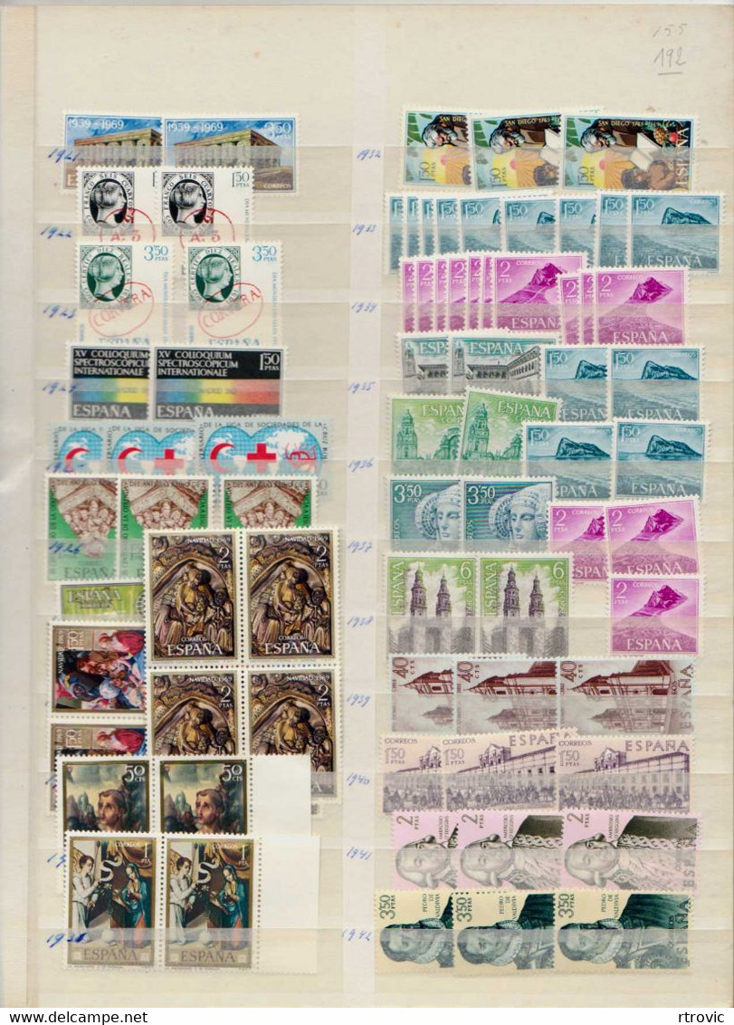 Espagne Enorme Stock De Timbres MNH Des Années 1969 à 1982 - Vendu Sans Le Classeur - Collections