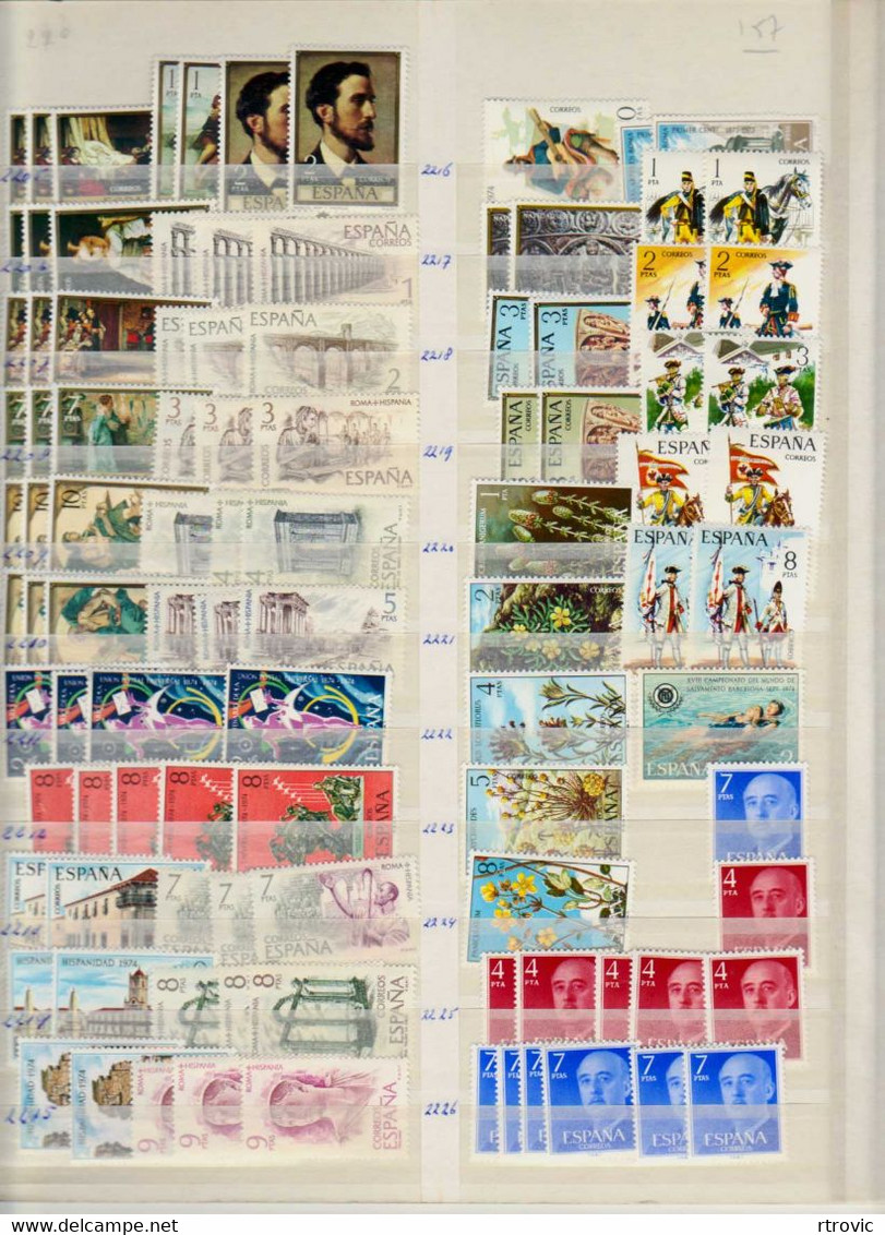 Espagne enorme Stock de timbres MNH des années 1969 à 1982 - Vendu sans le classeur