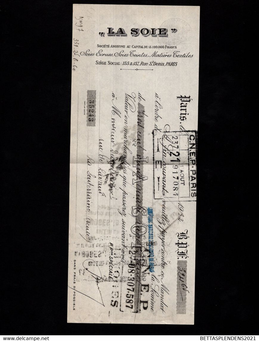 PARIS 1932 - Lettre De Change - " LA SOIE "  - Rue St Denis  / Pour LA SOUTERRAINE - Bills Of Exchange