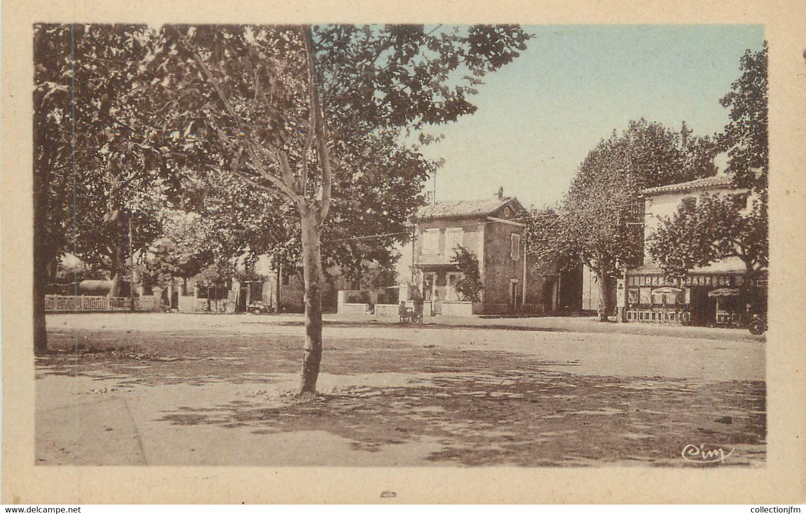 CPA FRANCE 84 " Caumont Sur Durance, La Place Jean Jaurès" - Caumont Sur Durance