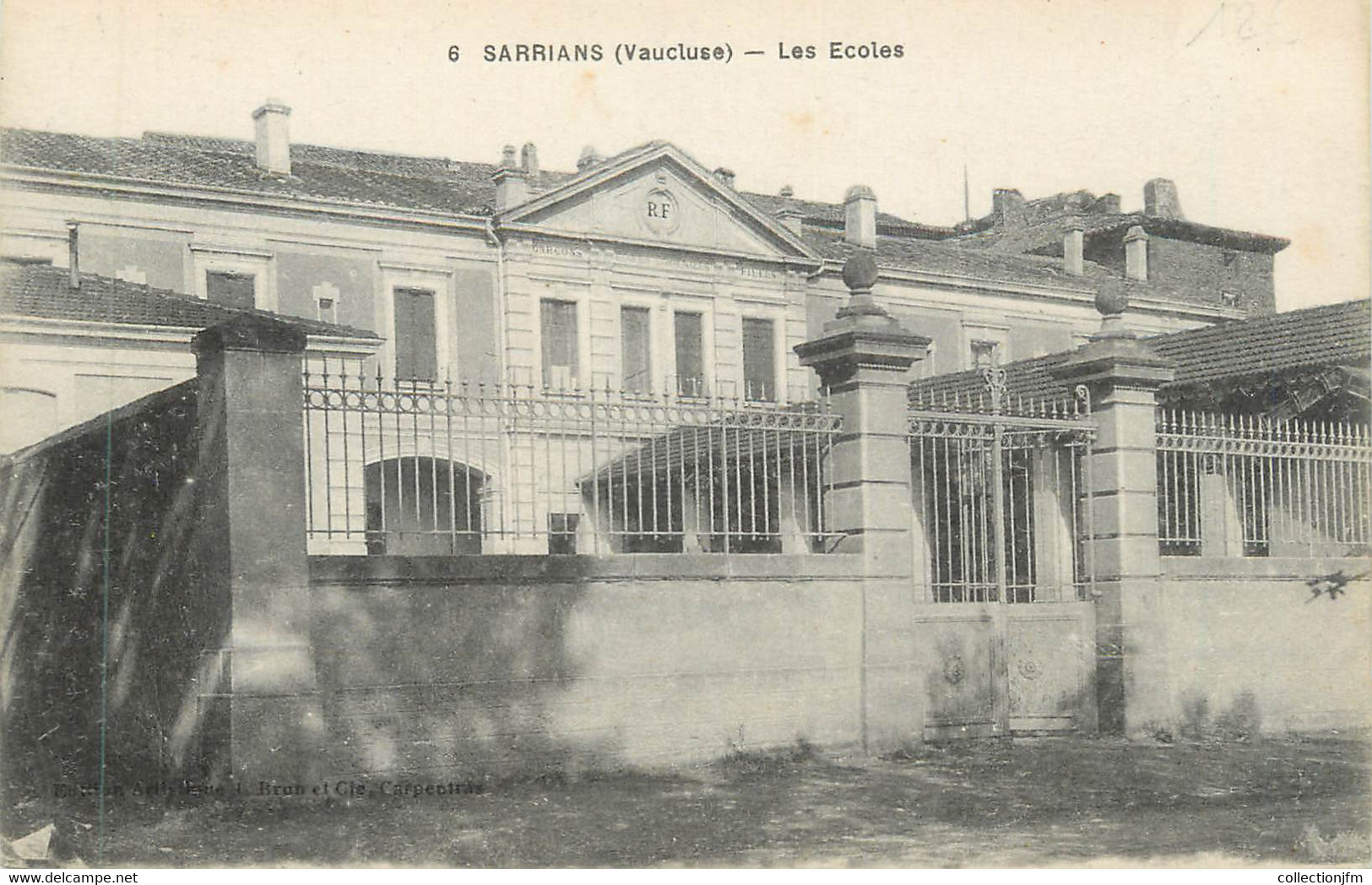 CPA FRANCE 84 "Sarrians, Les écoles" - Sarrians