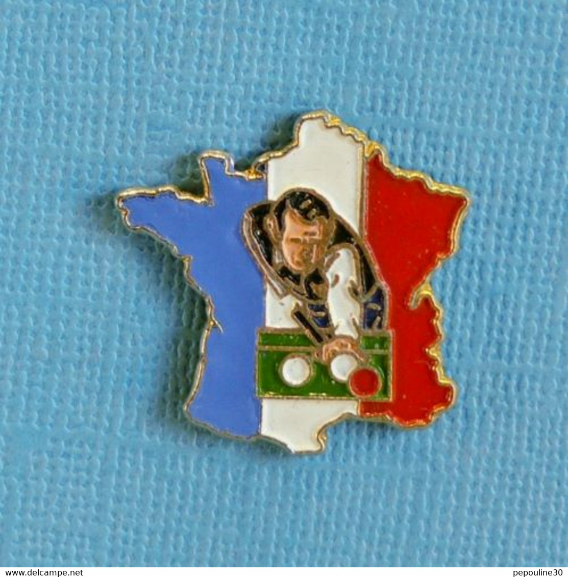 1 PIN'S //  ** TERRITOIRE TRICOLORE / CHAMPIONNAT DE FRANCE / BILLARD CARAMBOLE ** . (Kandin & Fils) - Billares