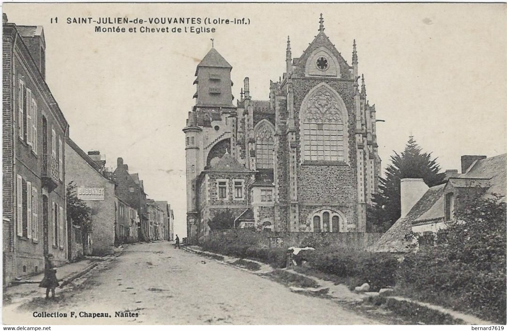 44  Saint Julien De  Vouvantes  -  Montee Et Chevet De  L'eglise - Saint Julien De Vouvantes