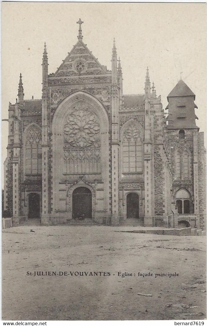 44  Saint Julien De  Vouvantes  -  L'eglise Facade Principale - Saint Julien De Vouvantes