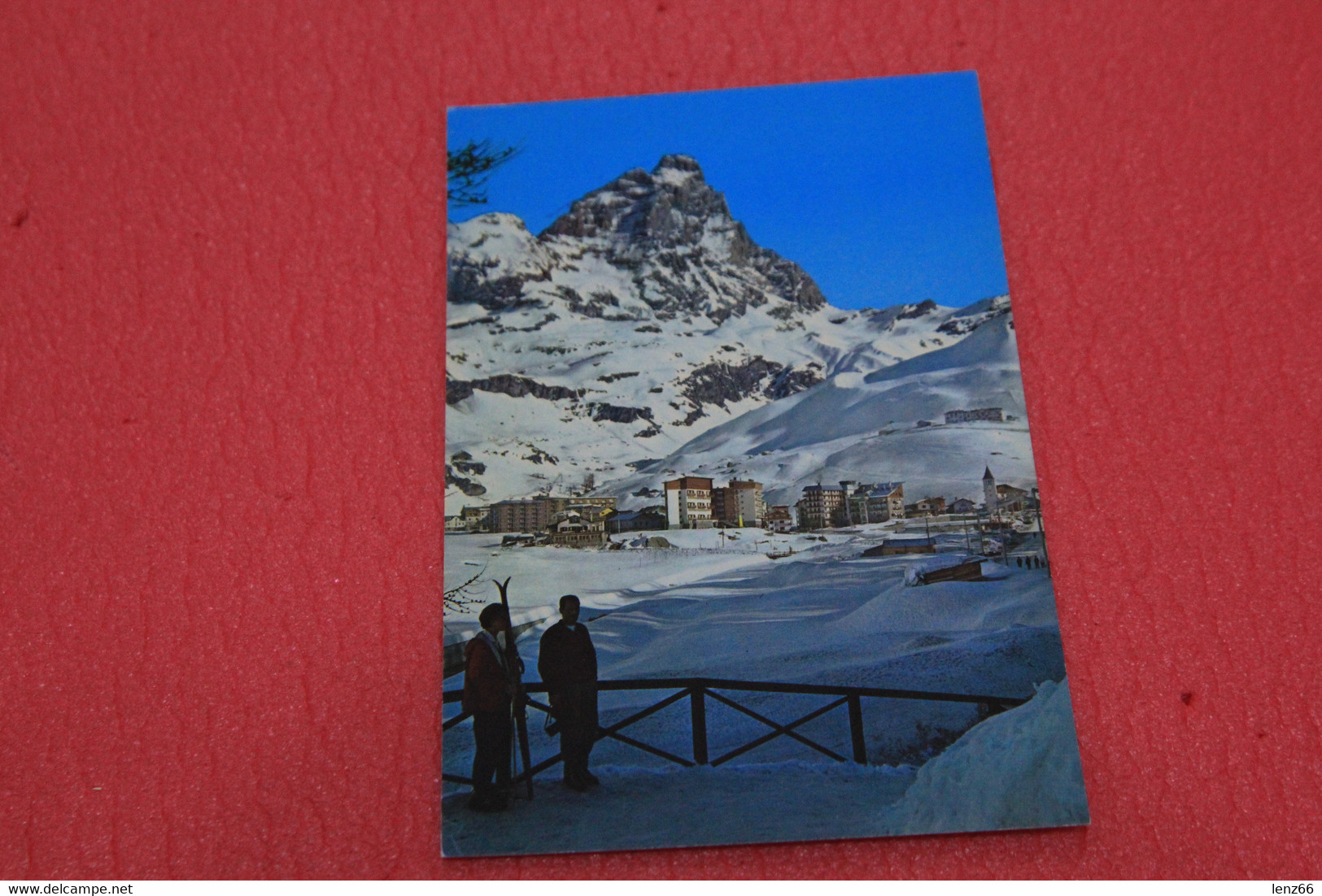 Aosta Cervinia Il Monte Cervino Matterhorn Con Sciatori In Contemplazione NV - Sonstige & Ohne Zuordnung