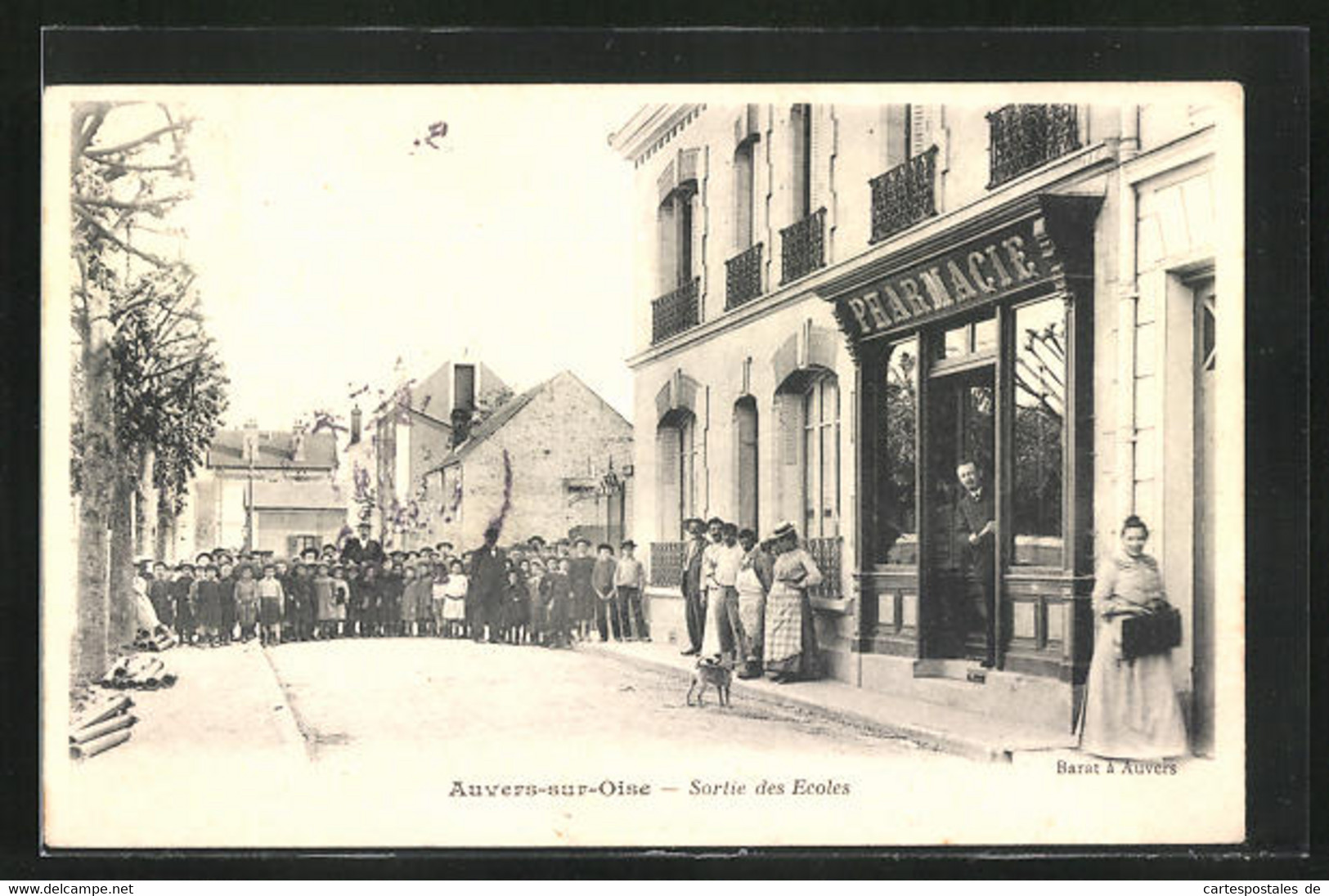 CPA Auvers-sur-Oise, Sortie Des Ecoles, Pharmacie - Auvers Sur Oise