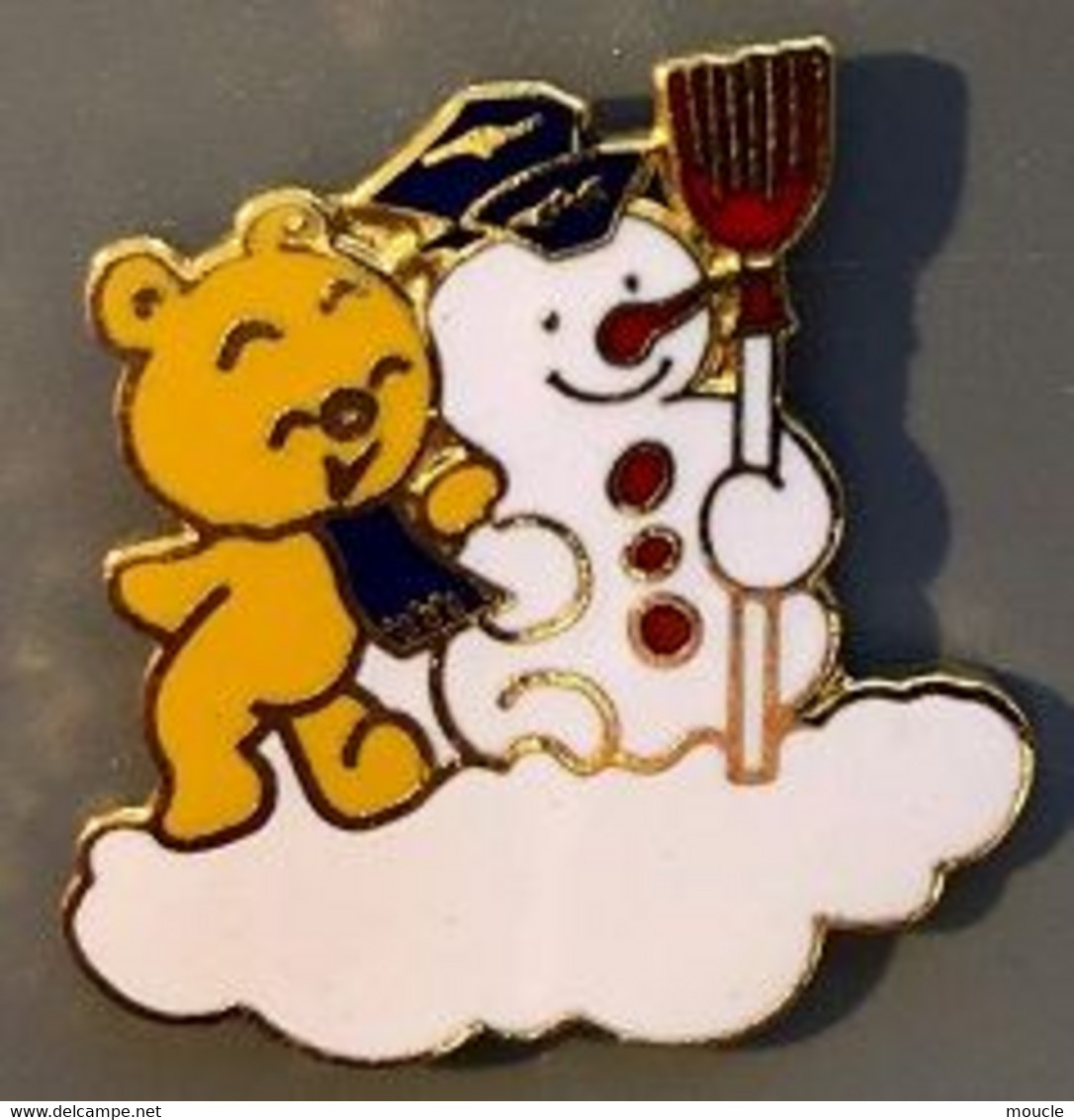 BONHOMME DE NEIGE AVEC UN OURSON - BALAI - OURS - EGF - NUAGE  -                    (24) - Personnes Célèbres