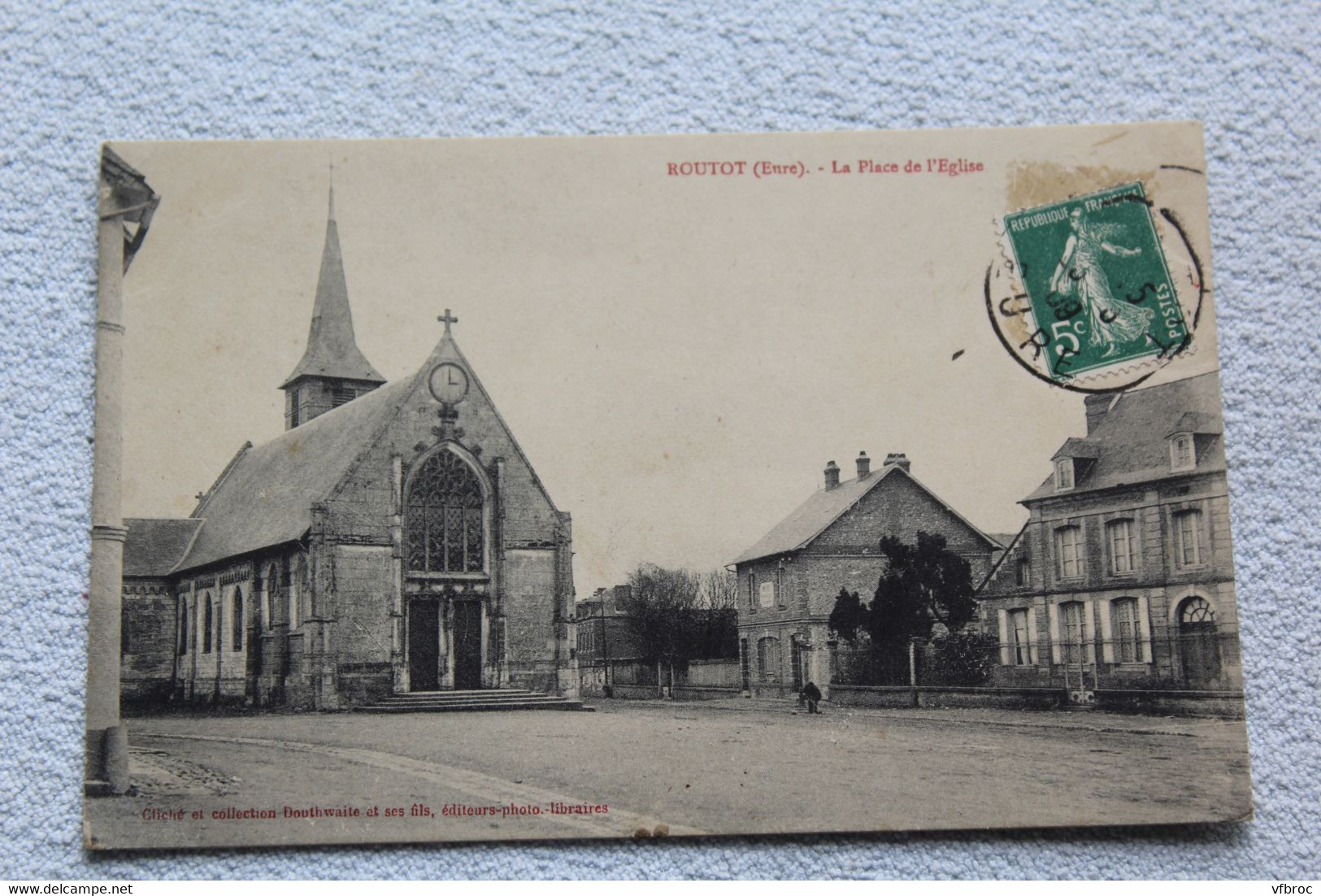 Cpa 1909, Routot, La Place De L'église, Eure 27 - Routot