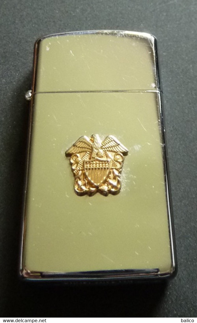 ZIPPO - Slim  Avec écusson - 1989 - Réf, 808 - Zippo