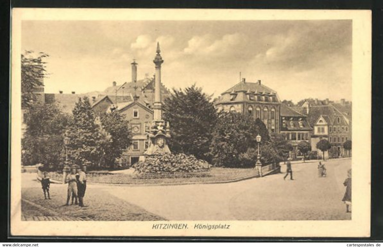 AK Kitzingen, Strassenpartie Am Königsplatz - Kitzingen