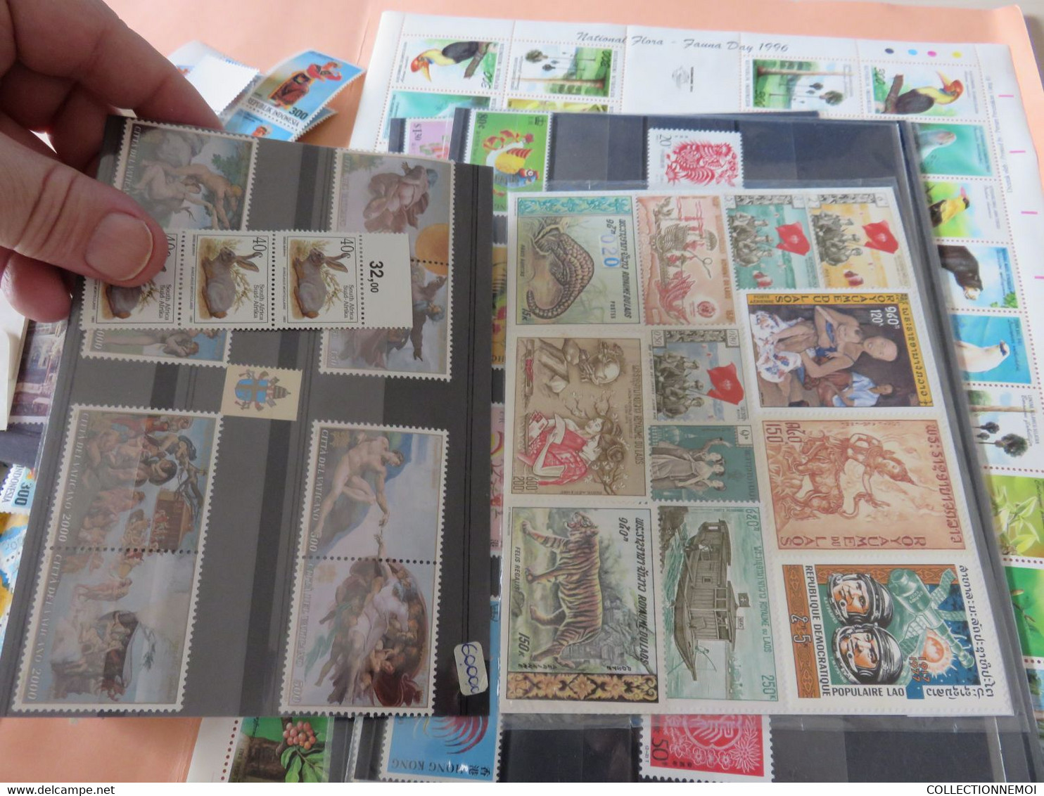 un lot de timbres neufs,,j'ai pas vraiment ouvert les pochettes ,surtout etranger ,pays divers