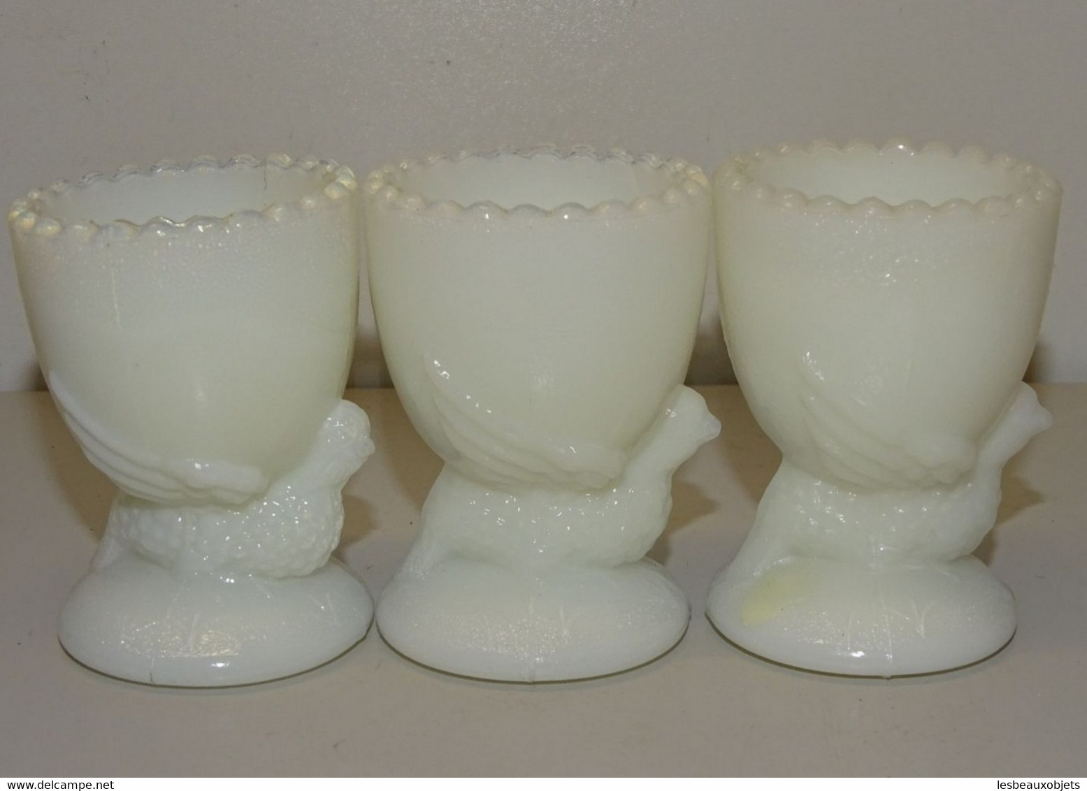 3 COQUETIERS OPALINE BLANCHE POULE Marqués VL Pour Vallerysthal Collection Déco Table Vitrine - Eggs