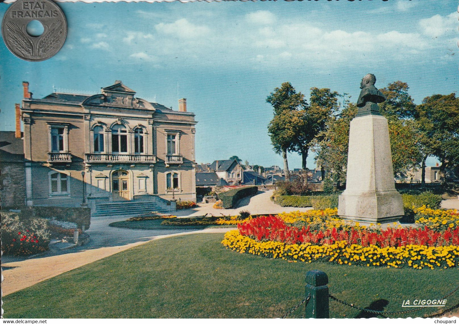 53 - Très Belle Carte Postale Semi Moderne De  Mayenne   Le Jardin Public - Mayenne