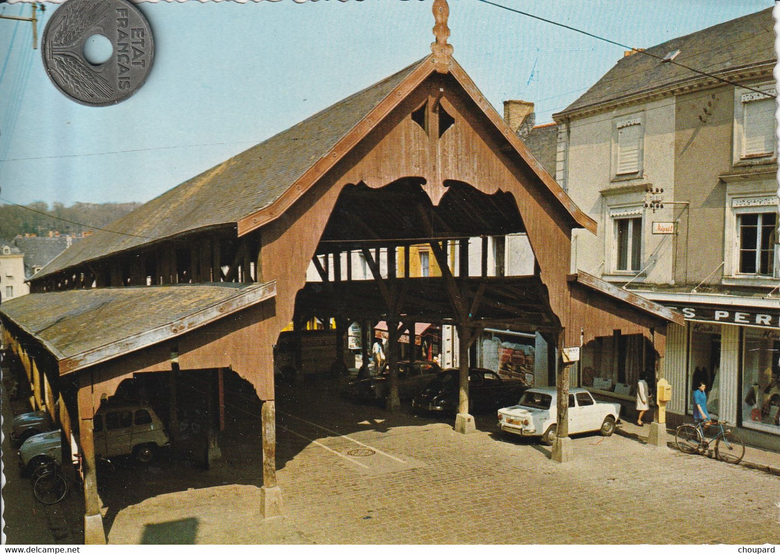 53 - Très Belle Carte Postale Semi Moderne De  Craon   Les Halles - Craon