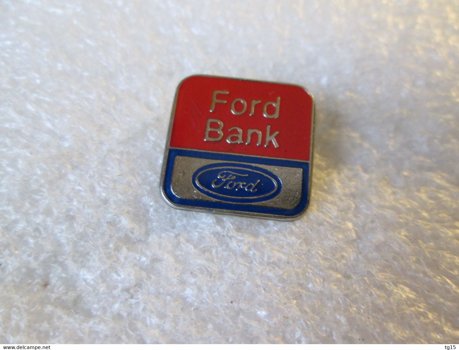 PIN'S     FORD  BANK - Ford