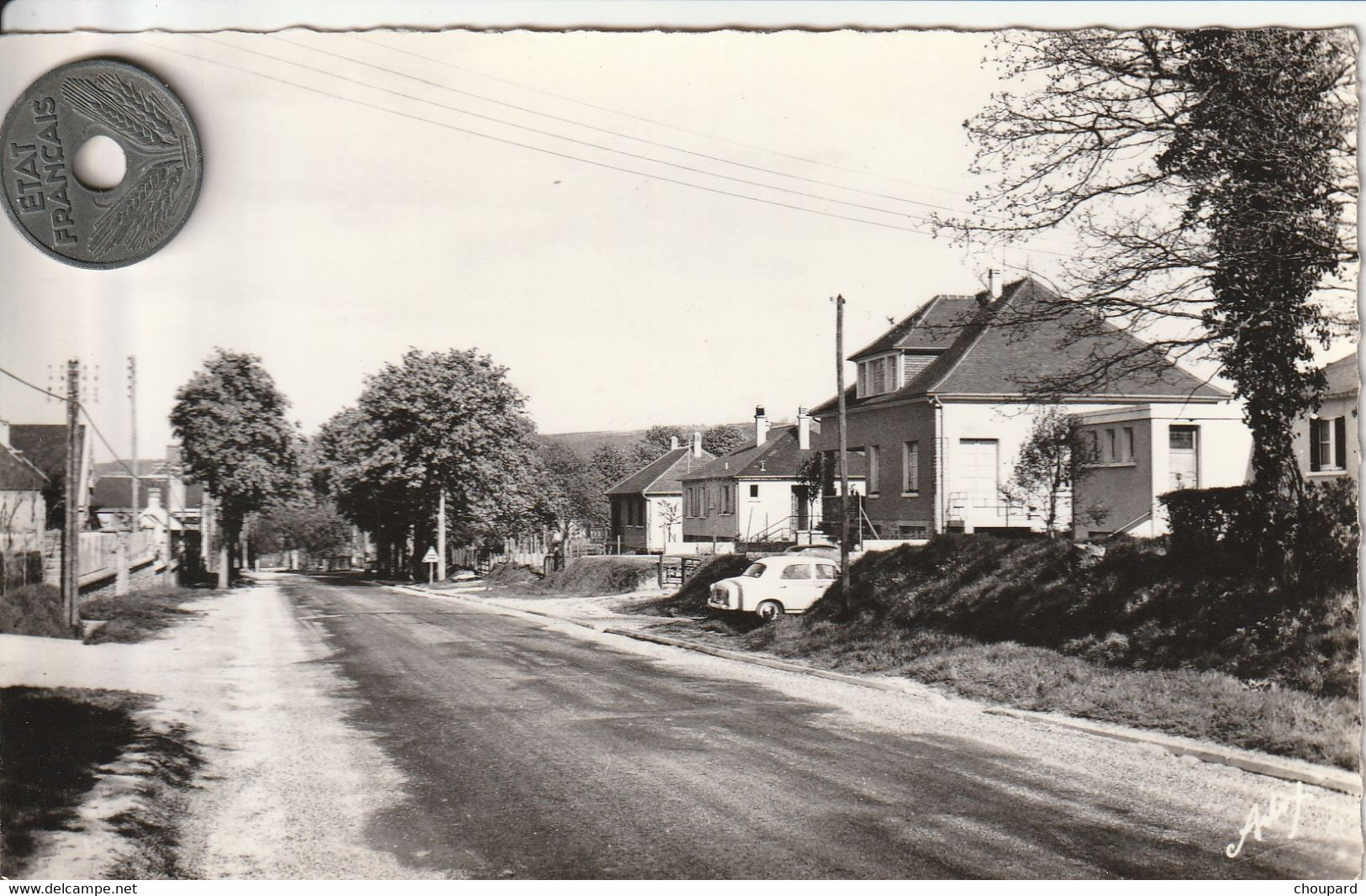 53 - Très Belle Carte Postale Semi Moderne De   Pré En Pail      Avenue De Bretagne - Pre En Pail