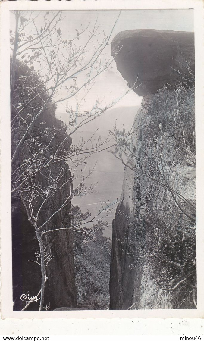 TAINTRUX :  TRES RARE.LA CREVASSE DE LA ROCHE DE LA PIERRE DE LAITRE.N.CIRCULEE .T.B.ETAT.PETIT PRIX - Andere & Zonder Classificatie