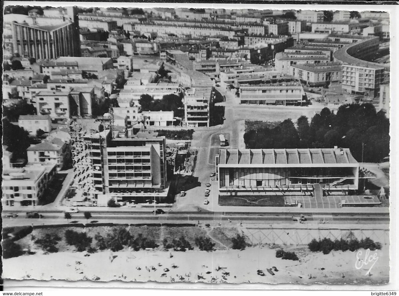 CPSM  ROYAN 17  : Vu Du Ciel  -   Plage De Foncillon  -  Palis Des Congrés  -  Tour En Constructio   Grd F  Carte Vierge - Royan