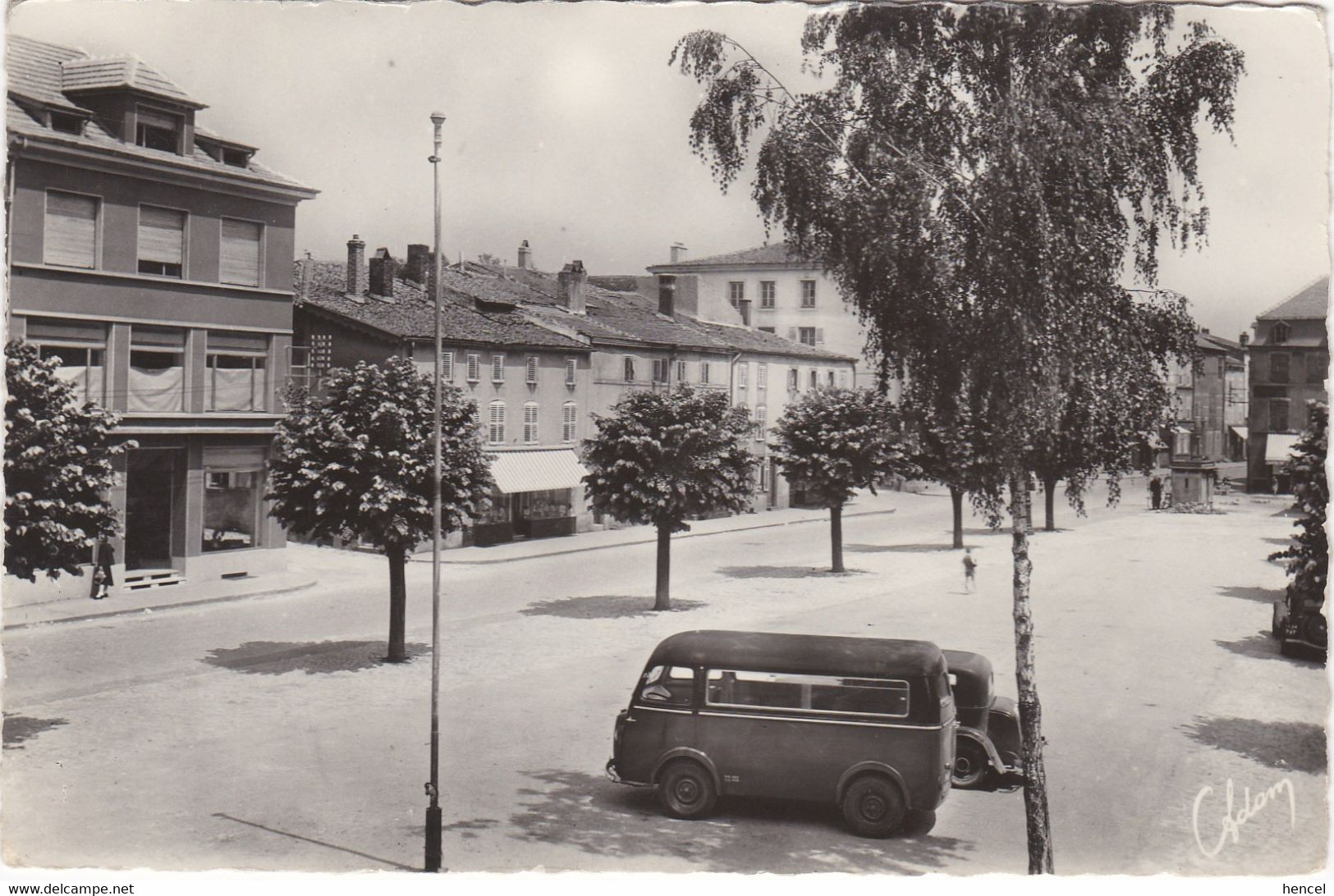 BOULAY. Place De La République. Voitures: Fourgonnette - Boulay Moselle