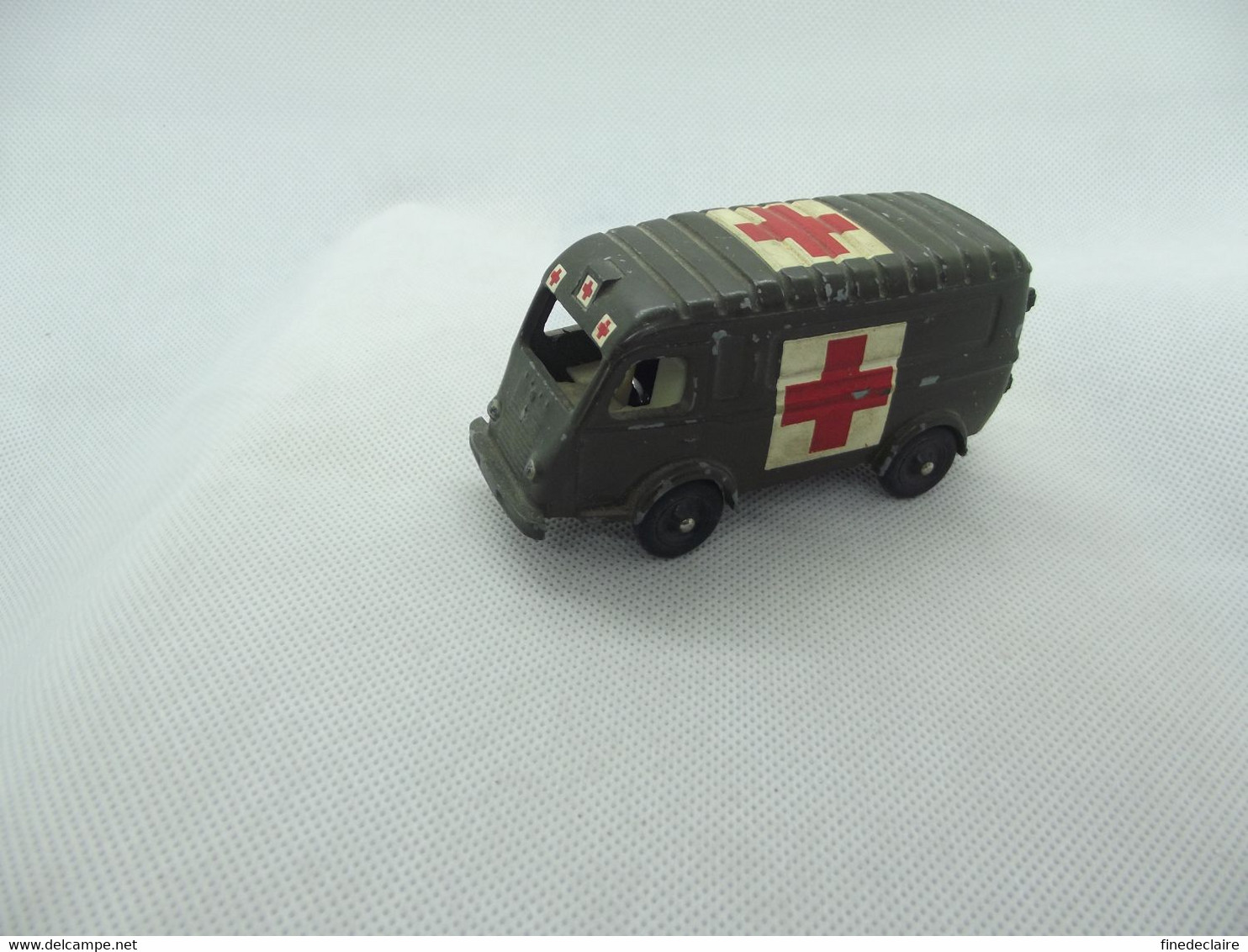 CIJ - Ambulance Militaire Renault 1000Kgs - Made In France - Fahrzeuge