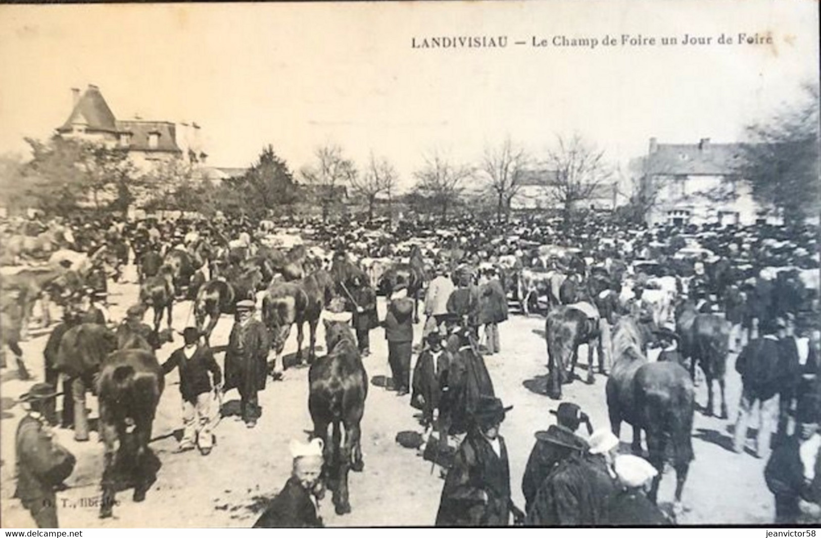 Landivisiau  Le Champ De Foire Un Jour De Jour De Foire OT Librairie - Landivisiau