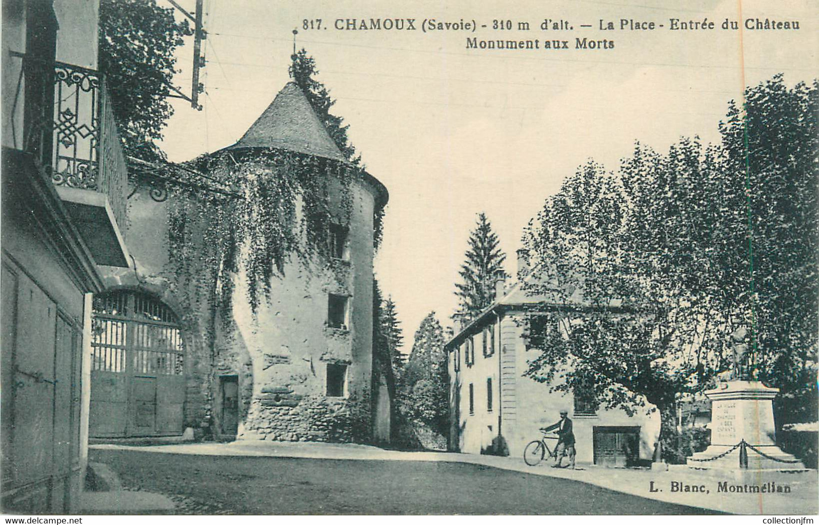 CPA FRANCE 73 "Chamoux, La Place , L'entrée Du Château Et Le Monument Aux Morts" - Chamoux Sur Gelon